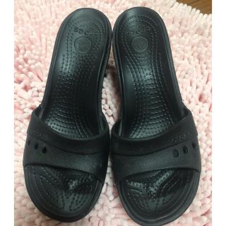 クロックス(crocs)のクロックスサンダル黒(サンダル)