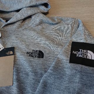 ザノースフェイス(THE NORTH FACE)のXL ノースフェイス スクエアロゴフーディー NT12141 ミックスグレー Z(パーカー)