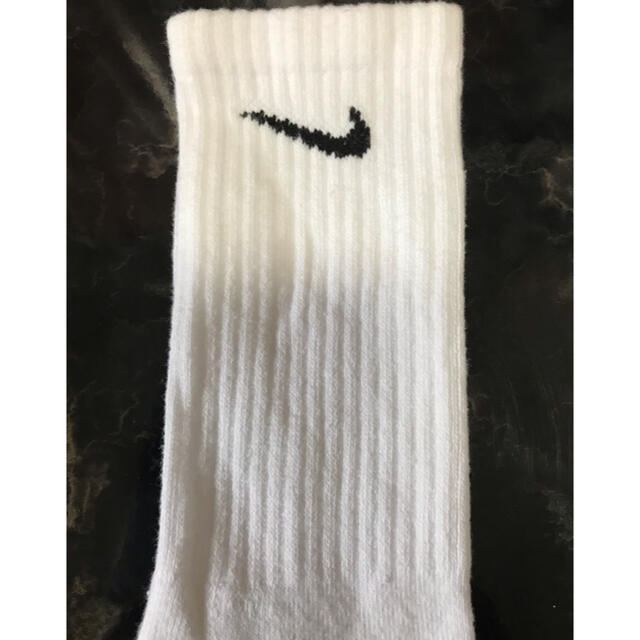 NIKE(ナイキ)の３足セット ナイキ 白ソックス 25〜27 ユニセックス メンズのレッグウェア(ソックス)の商品写真