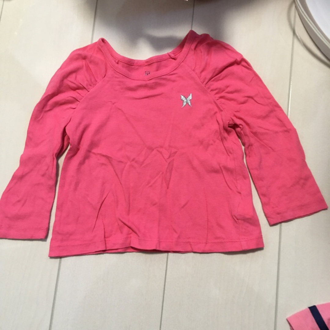 babyGAP(ベビーギャップ)の薄手長袖Tシャツ2枚、ブラウス1枚、トレーナーミッキー キッズ/ベビー/マタニティのキッズ服女の子用(90cm~)(Tシャツ/カットソー)の商品写真