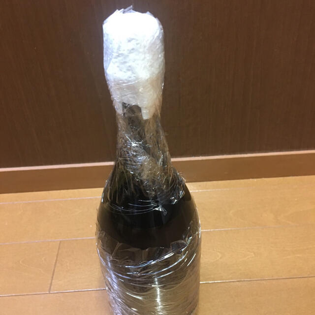 Dom Pérignon(ドンペリニヨン)のドンペリ　ビンテージ品　1988年物 食品/飲料/酒の酒(シャンパン/スパークリングワイン)の商品写真