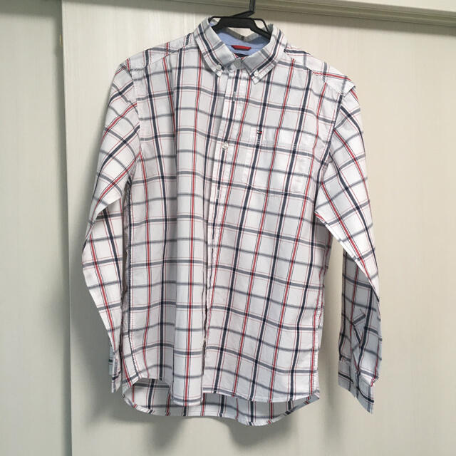 TOMMY HILFIGER(トミーヒルフィガー)の男児用 トミーヒルフィガー シャツ キッズ/ベビー/マタニティのキッズ服男の子用(90cm~)(Tシャツ/カットソー)の商品写真