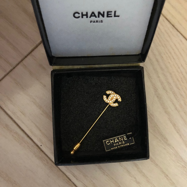 CHANEL(シャネル)のCHANEL ビンテージシャネル ココマーク ブローチ ピンブローチ レディースのアクセサリー(ブローチ/コサージュ)の商品写真