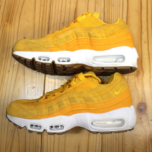 NIKE - 【値下げ】NIKE AIR MAX 95 イエロー/ホワイト 24 cmの NIKE - 【値下げ】NIKE AIR MAX 95 イエロー/ホワイト 24 cmの
