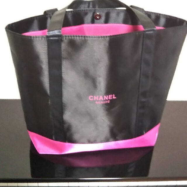 CHANELメイクアップトートバック