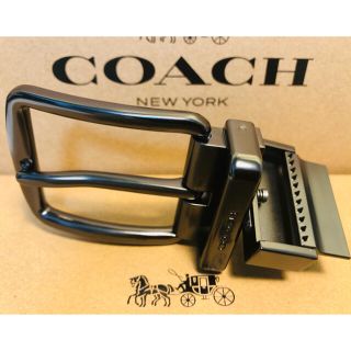 コーチ(COACH)の9月限定価格　COACHコーチ 正規品リバーシブルベルトのバックル (ベルト)