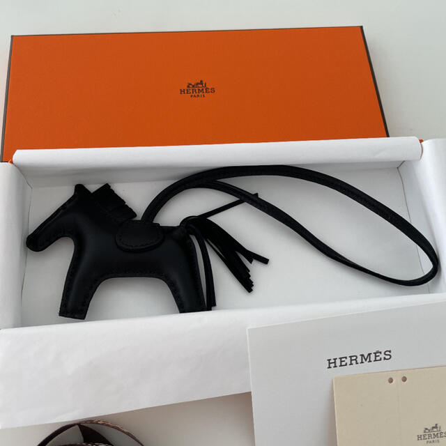 Hermes(エルメス)の1度短時間使用のみ　エルメス　ロデオチャームPM　ソーブラック　アニョーミロ レディースのアクセサリー(チャーム)の商品写真