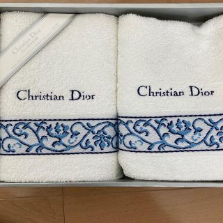 Christian Dior バスタオル箱から出して保管していました