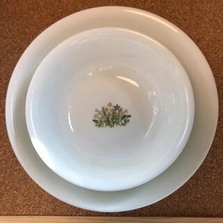 コレール(CORELLE)のアメリカ製　硬質ガラス　コレール　サラダボウルと取り皿５枚セット(食器)