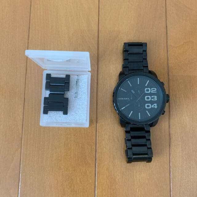 DIESEL(ディーゼル)のディーゼル　腕時計　ブラック　文字盤50ミリ メンズの時計(腕時計(アナログ))の商品写真