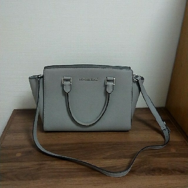 Michael Kors(マイケルコース)の【クリム様専用】マイケル・コース セルマ ミディアム パールグレー レディースのバッグ(ハンドバッグ)の商品写真