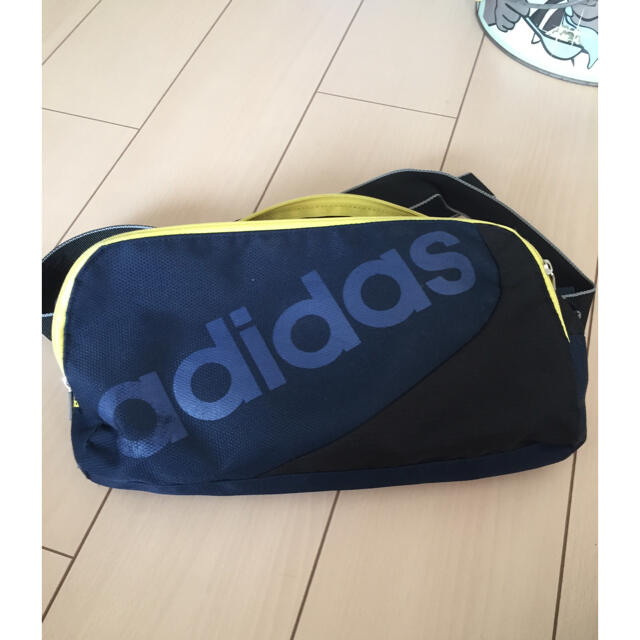 adidas(アディダス)のadidas メンズのバッグ(ボディーバッグ)の商品写真