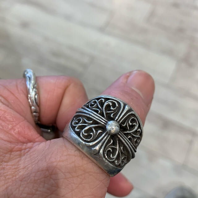 クロムハーツ クラシッククロスリング chrome hearts 大人女性の