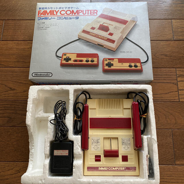 ファミリーコンピュータ(ファミリーコンピュータ)の任天堂 ファミコン スーパーマリオブラザーズ付 エンタメ/ホビーのゲームソフト/ゲーム機本体(家庭用ゲーム機本体)の商品写真