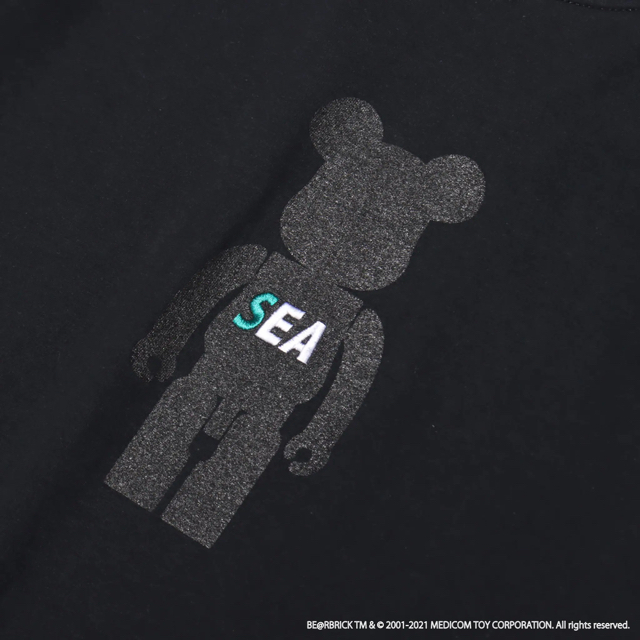 SEA(シー)のBE@RBRICK x atmos x WIND AND SEA Tシャツ XL メンズのトップス(Tシャツ/カットソー(半袖/袖なし))の商品写真