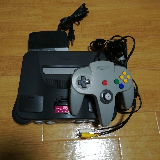 NINTENDO 64(ニンテンドウ64)のNintendo64 本体セット エンタメ/ホビーのゲームソフト/ゲーム機本体(家庭用ゲーム機本体)の商品写真