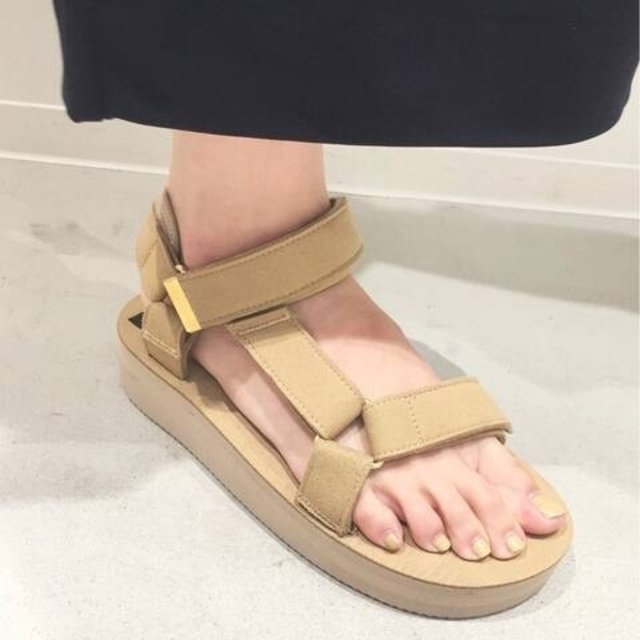 L'Appartement DEUXIEME CLASSE(アパルトモンドゥーズィエムクラス)のアパルトモン SUICOKE Strap Sandal  レディースの靴/シューズ(サンダル)の商品写真