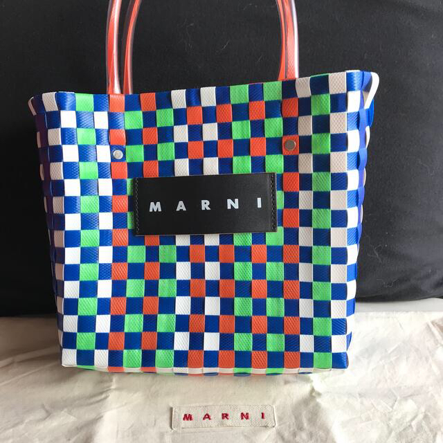 Marni(マルニ)のマルニ フラワーカフェ トートバッグ カゴバッグ マルニマーケット レディースのバッグ(かごバッグ/ストローバッグ)の商品写真