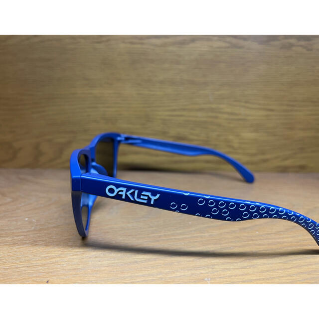Oakley(オークリー)のオークリー　FROGSKINS (Asia Fitting)  メンズのファッション小物(サングラス/メガネ)の商品写真