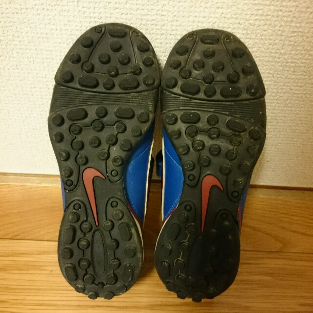 NIKE(ナイキ)のサッカーシューズ キッズ/ベビー/マタニティのキッズ靴/シューズ(15cm~)(その他)の商品写真