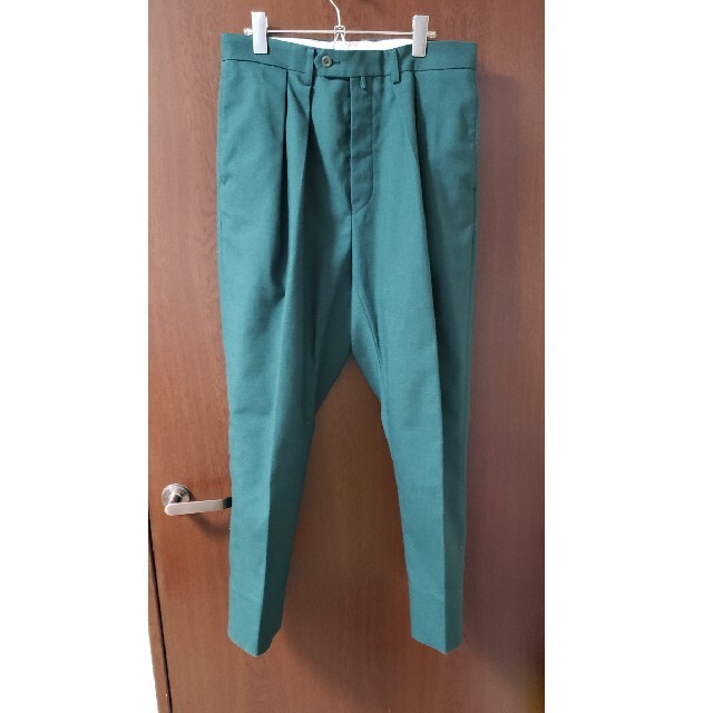 COMOLI(コモリ)のNEAT-“TAPERED” HOPSACK GREEN メンズのパンツ(スラックス)の商品写真