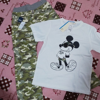 ディズニー(Disney)の☆未使用 ミッキーＴシャツ・ＭPS 迷彩のパンツ(Tシャツ/カットソー)