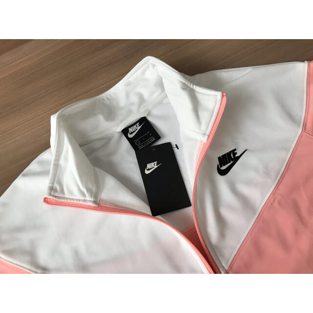 NIKE(ナイキ)の★海外購入★NIKE Tracksuit  テニスウエア  上下セット Lサイズ スポーツ/アウトドアのテニス(ウェア)の商品写真