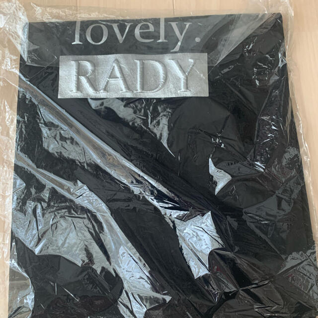 Rady(レディー)のRadyの黒の半袖Tシャツ メンズのトップス(Tシャツ/カットソー(半袖/袖なし))の商品写真