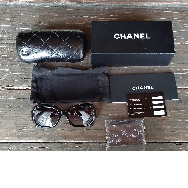 CHANEL(シャネル)のCHANEL シャネル サングラス リボン ホワイト レディースのファッション小物(サングラス/メガネ)の商品写真