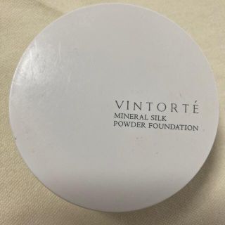 コスメキッチン(Cosme Kitchen)のVINTORTEミネラルシルクパウダーファンデーション(フェイスパウダー)