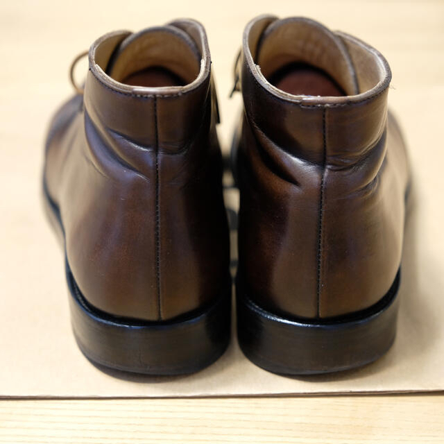 A.P.C(アーペーセー)のA.P.C. チャッカブーツ　オイルドレザー メンズの靴/シューズ(ブーツ)の商品写真