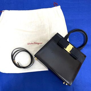 サルヴァトーレフェラガモ(Salvatore Ferragamo)の【お買い得】フェラガモバッグ・ブラック(ショルダーバッグ)