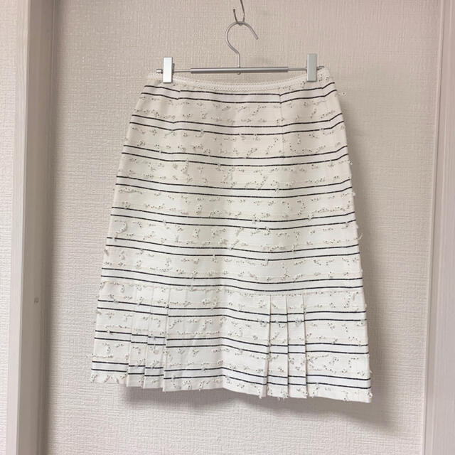 Harrods(ハロッズ)のHarrodsハロッズ❤️新品❤️ドットリボン生地お洒落な白スカート３ レディースのスカート(ひざ丈スカート)の商品写真