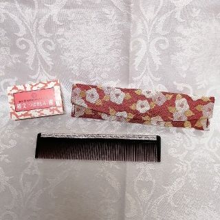 シセイドウ(SHISEIDO (資生堂))の資生堂花椿会ゴールド記念品　椿文　櫛(ヘアブラシ/クシ)