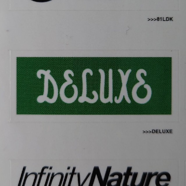 DELUXE(デラックス)のDELUXE ステッカー インテリア/住まい/日用品の文房具(シール)の商品写真