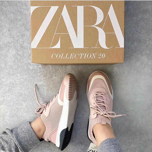 ZARA(ザラ)のソックススタイルスニーカー☆ レディースの靴/シューズ(スニーカー)の商品写真