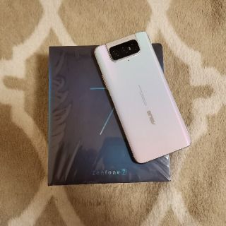 エイスース(ASUS)のASUS zenfone7 8/128GB パステルホワイト(スマートフォン本体)