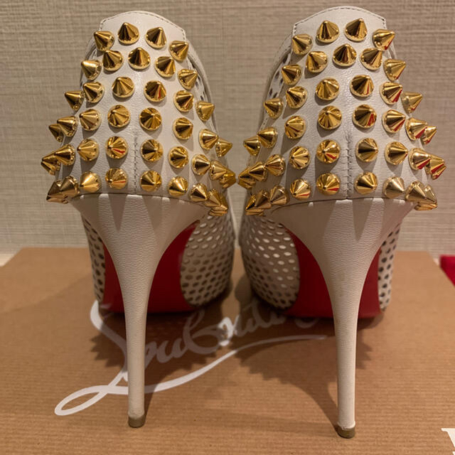 Christian Louboutin(クリスチャンルブタン)のChristian Louboutin パンプス レディースの靴/シューズ(ハイヒール/パンプス)の商品写真