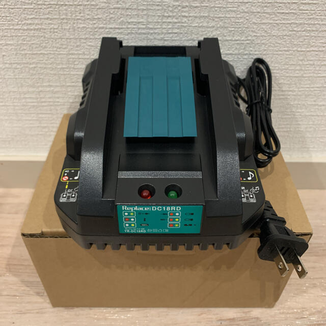 Makita(マキタ)の《充電完了メロディ搭載》マキタ充電器 互換品 LEDランプ付き 4A 18v インテリア/住まい/日用品のオフィス用品(オフィス用品一般)の商品写真