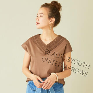 ビューティアンドユースユナイテッドアローズ(BEAUTY&YOUTH UNITED ARROWS)の【美品】ＢＹ∴エンブロイダリーレースＶネックカットソー ビューティアンドユース(カットソー(半袖/袖なし))