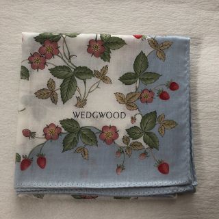 ウェッジウッド(WEDGWOOD)の⭐️WEDGWOOD⭐️ワイルドストロベリー柄ハンカチ⭐︎新品(ハンカチ)