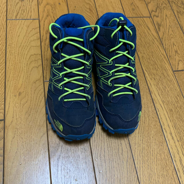 THE NORTH FACE(ザノースフェイス)のTHE north faceザノースフェイスハイキングシューズ２２センチ キッズ/ベビー/マタニティのキッズ靴/シューズ(15cm~)(スニーカー)の商品写真