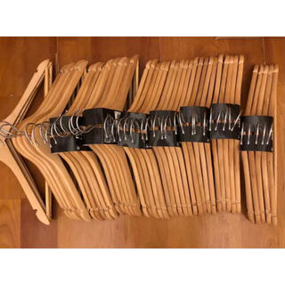 アイリスオーヤマ(アイリスオーヤマ)のアイリスオーヤマ  木製ハンガー40個(押し入れ収納/ハンガー)