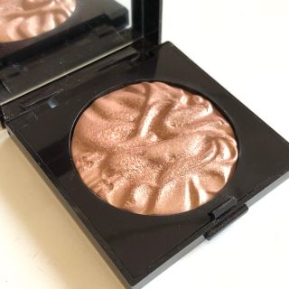 ローラメルシエ(laura mercier)のローラメルシエ  ハイライト フェイスイルミネーター インディスクレション(フェイスカラー)