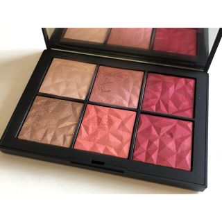 ナーズ(NARS)の【ダー吉様専用】NARSナーズ ホットトライストチークパレット(チーク)