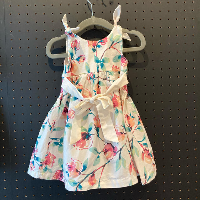 babyGAP(ベビーギャップ)のベビー ワンピース(花柄) 70 キッズ/ベビー/マタニティのベビー服(~85cm)(ワンピース)の商品写真