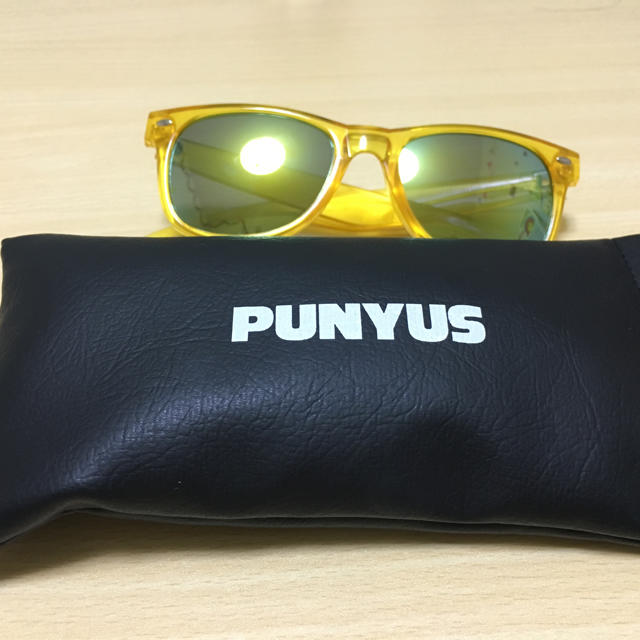 PUNYUS(プニュズ)のPUNYUS ミラーサングラス レディースのファッション小物(サングラス/メガネ)の商品写真