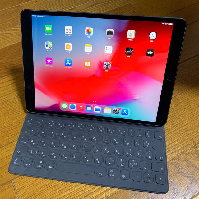 【美品】Apple iPad Air（第3世代）＋Smart Keyboard 1