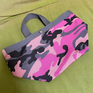 エルベシャプリエ カモフラージュ柄 ドラジェタグ - トートバッグ