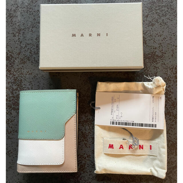 【日本限定色】MARNI 二つ折り財布 | フリマアプリ ラクマ